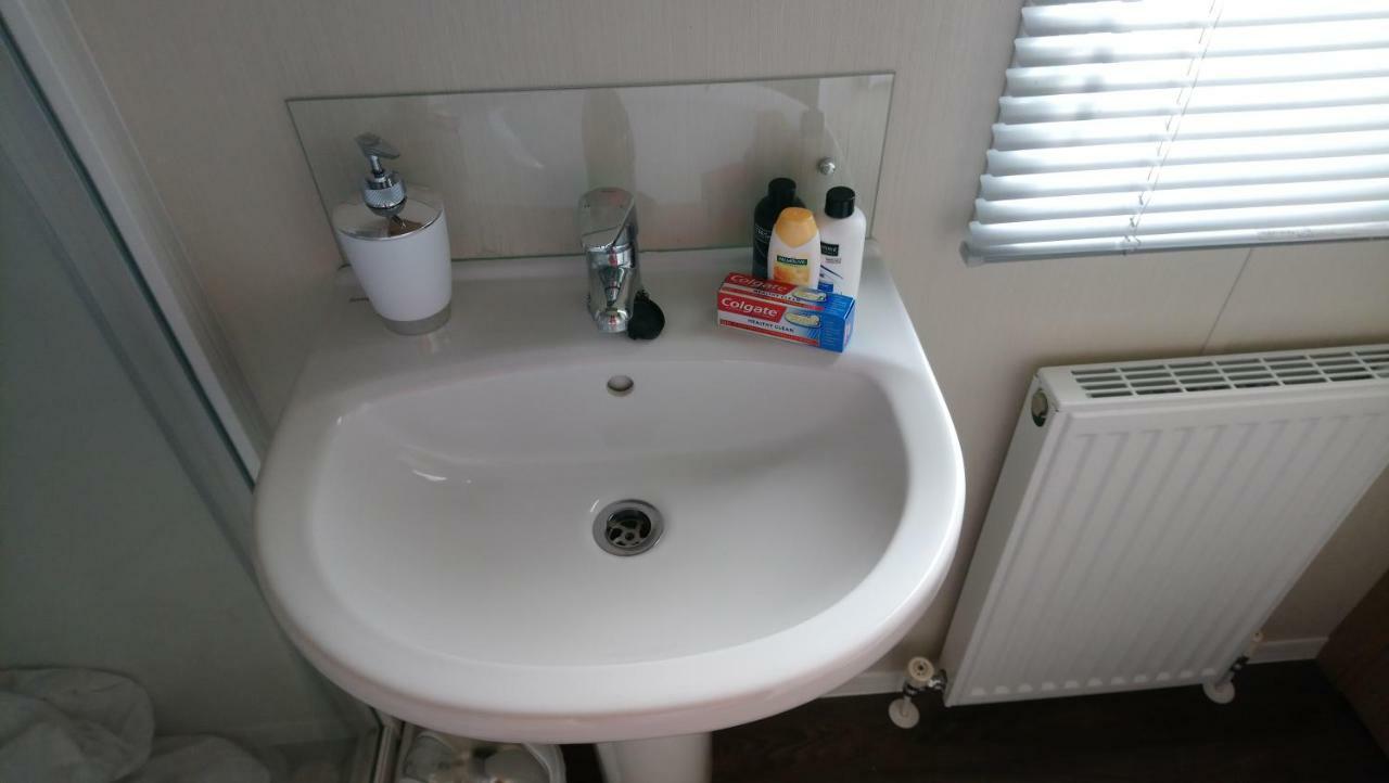 Bude Caravan Caromax - Families And Couples Only Esterno foto